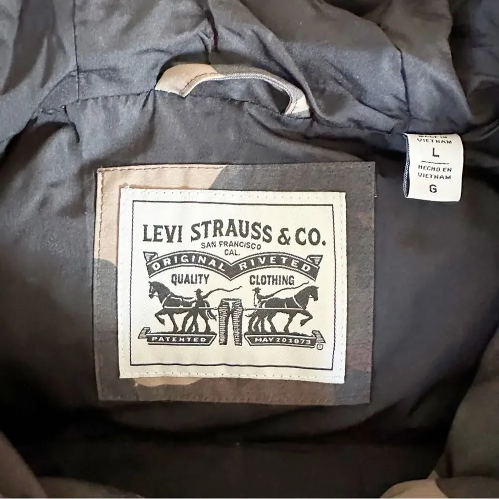 Levi’s Men's Quilted‎ Four Pocket Parka Hoody Jacket Camouflage Size L NEW